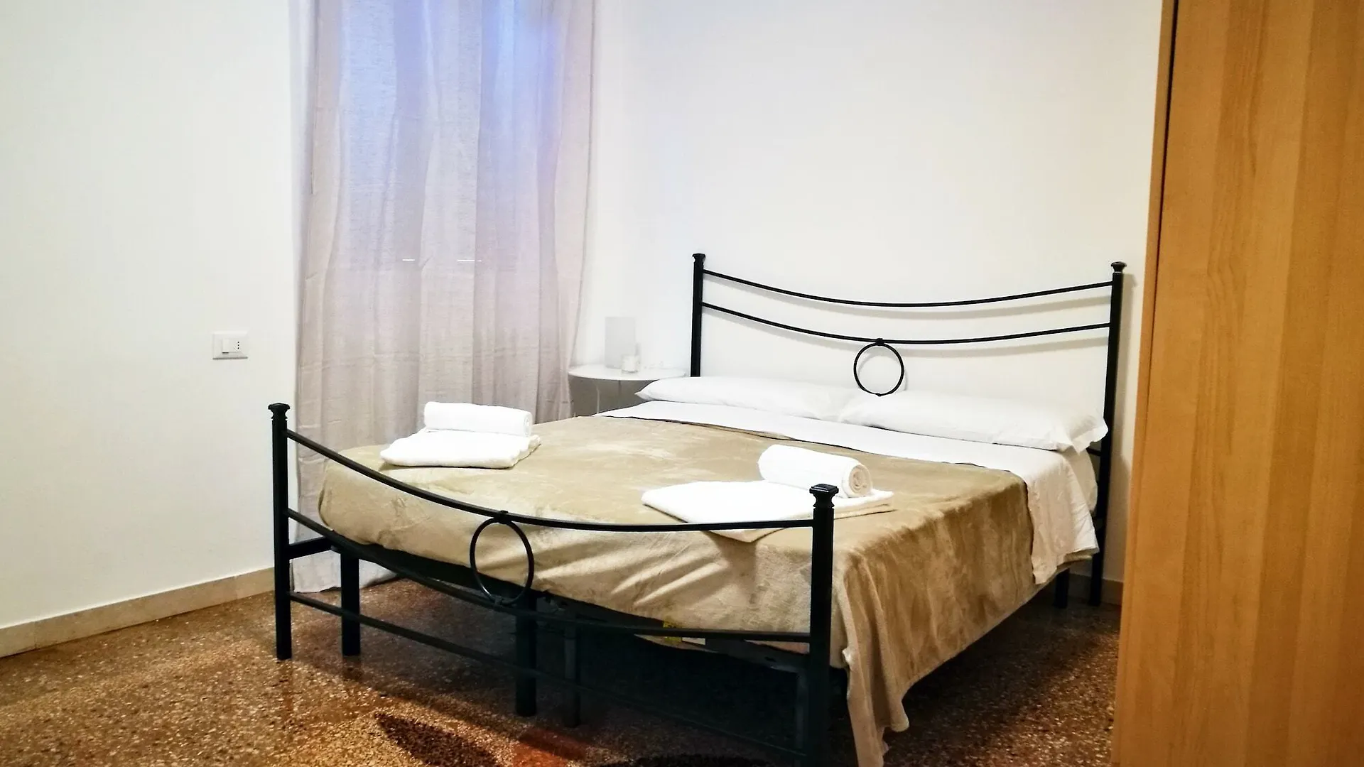 בולוניה Bed&Breakfast San Vitale 47